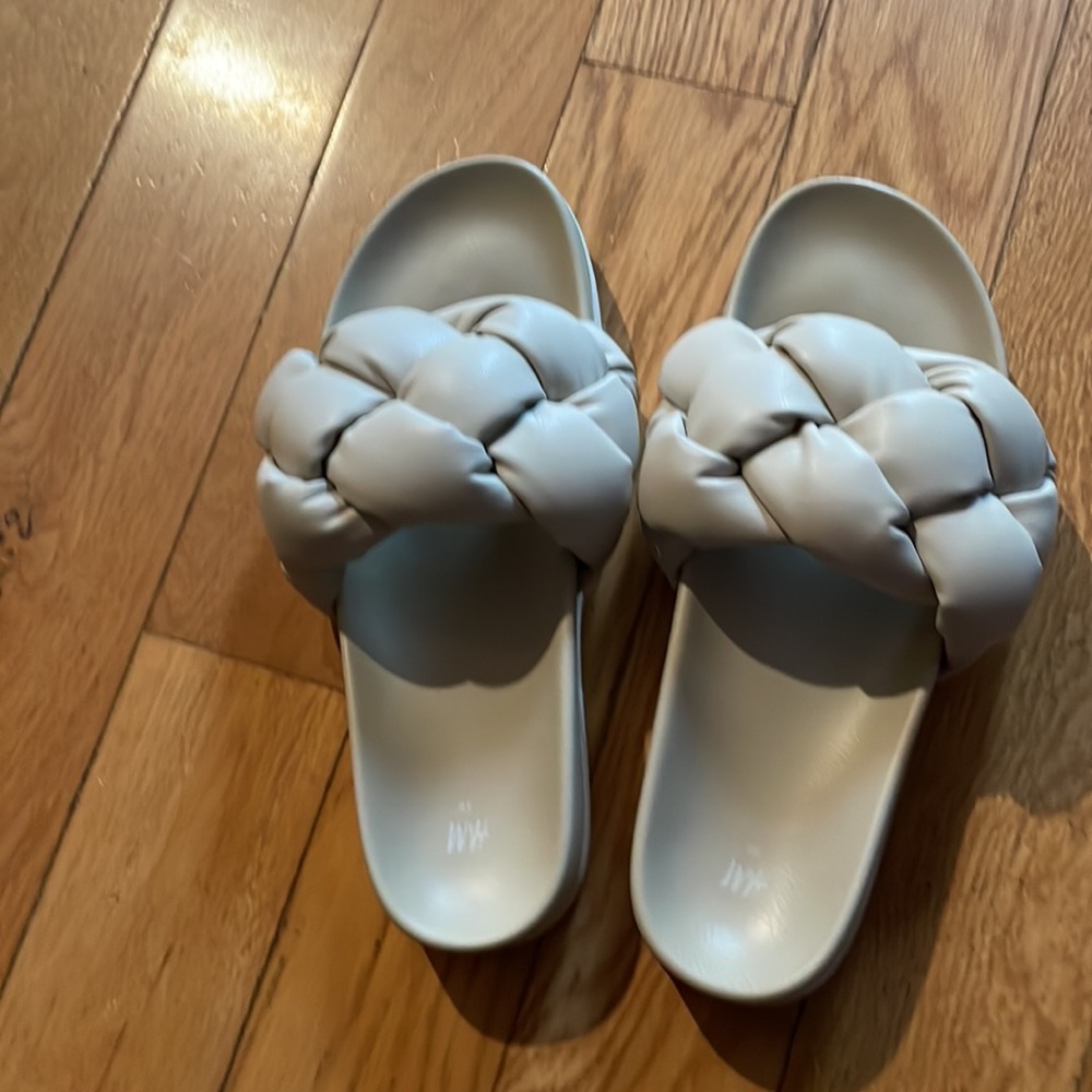 HM slippers - Picture 6 of 6